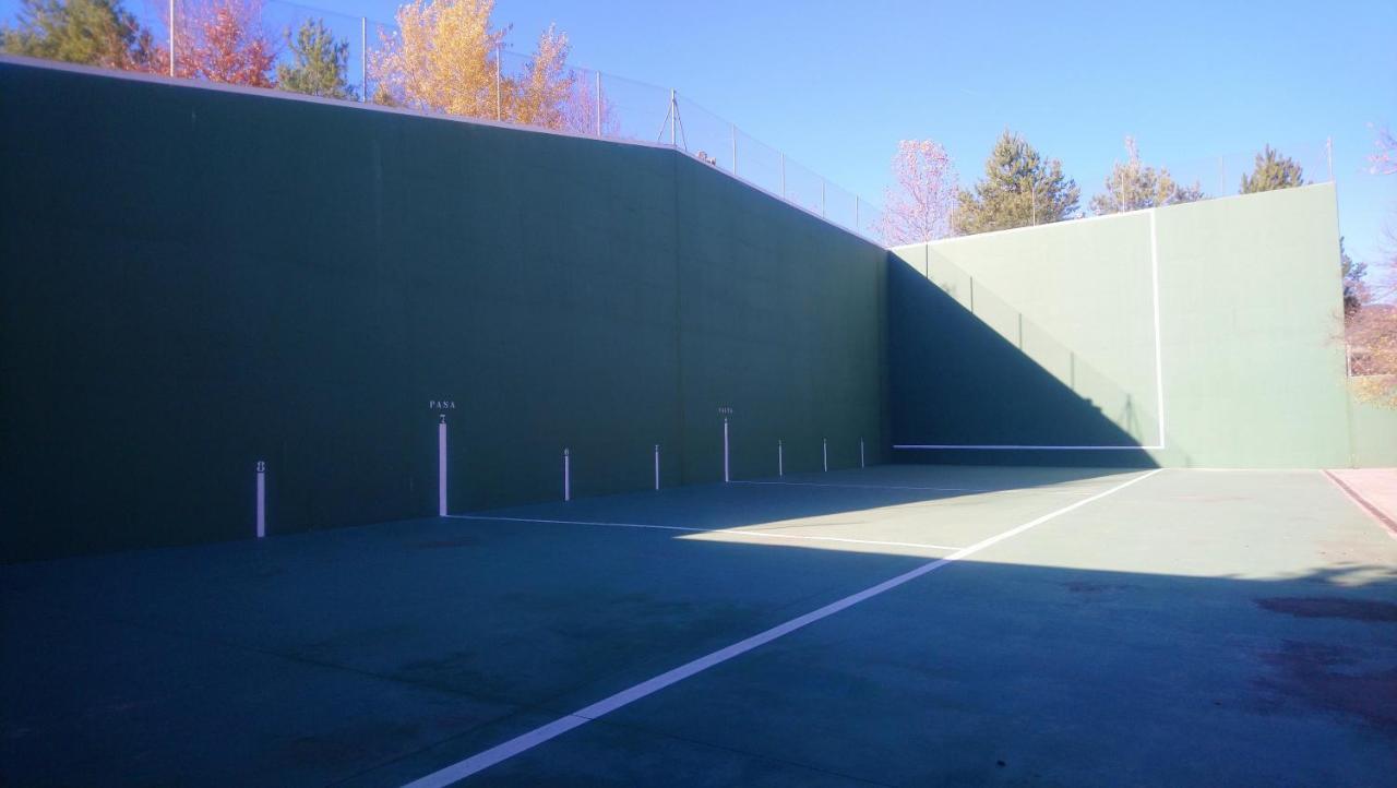 Las Margas. Golf. Bici. Esqui. Piscina. Sabiñánigo Exteriör bild